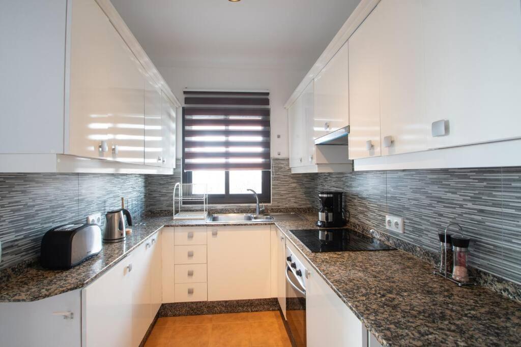 Casa Marlay Spacious, Heated Pool, Bbq & Fast Wi-Fi Only 15 Minutes Walk To Town Playa Blanca  Bagian luar foto