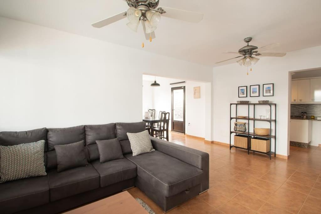 Casa Marlay Spacious, Heated Pool, Bbq & Fast Wi-Fi Only 15 Minutes Walk To Town Playa Blanca  Bagian luar foto