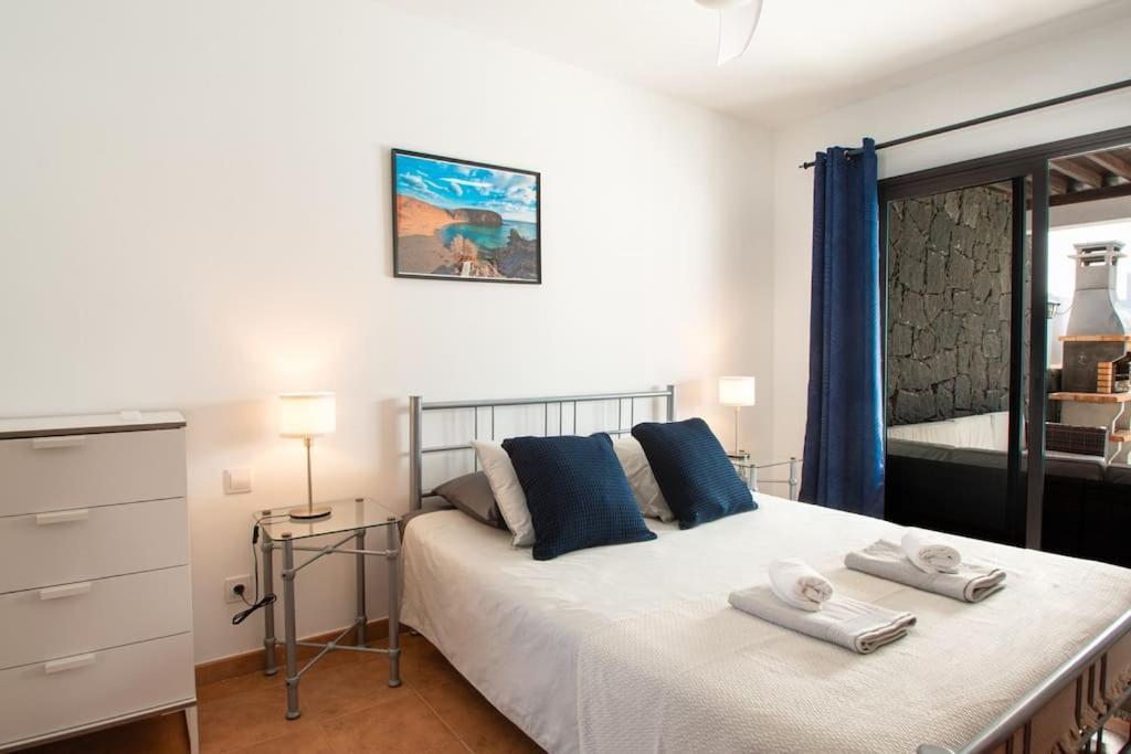 Casa Marlay Spacious, Heated Pool, Bbq & Fast Wi-Fi Only 15 Minutes Walk To Town Playa Blanca  Bagian luar foto