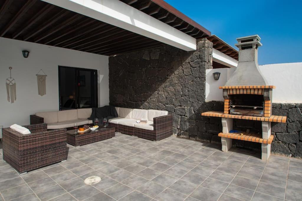 Casa Marlay Spacious, Heated Pool, Bbq & Fast Wi-Fi Only 15 Minutes Walk To Town Playa Blanca  Bagian luar foto
