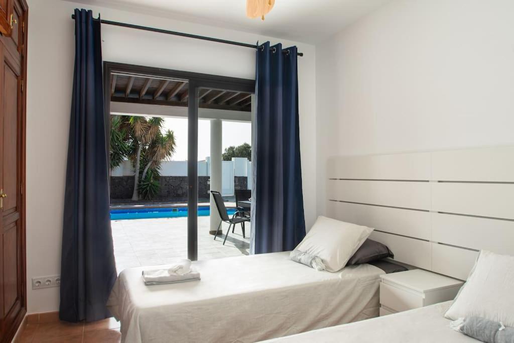 Casa Marlay Spacious, Heated Pool, Bbq & Fast Wi-Fi Only 15 Minutes Walk To Town Playa Blanca  Bagian luar foto