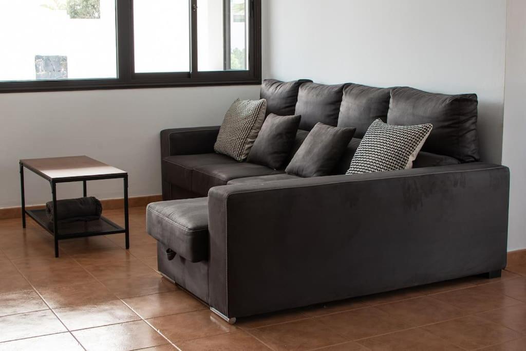 Casa Marlay Spacious, Heated Pool, Bbq & Fast Wi-Fi Only 15 Minutes Walk To Town Playa Blanca  Bagian luar foto