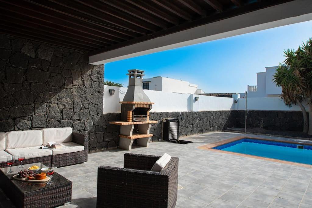 Casa Marlay Spacious, Heated Pool, Bbq & Fast Wi-Fi Only 15 Minutes Walk To Town Playa Blanca  Bagian luar foto