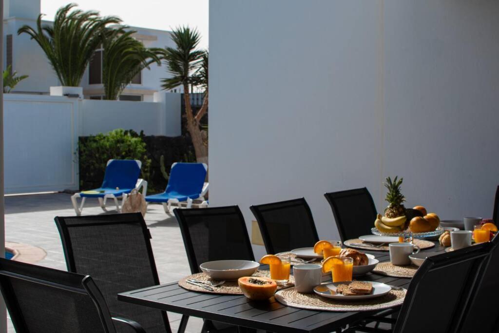 Casa Marlay Spacious, Heated Pool, Bbq & Fast Wi-Fi Only 15 Minutes Walk To Town Playa Blanca  Bagian luar foto