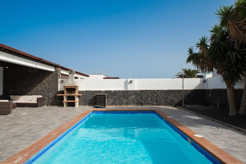 Casa Marlay Spacious, Heated Pool, Bbq & Fast Wi-Fi Only 15 Minutes Walk To Town Playa Blanca  Bagian luar foto