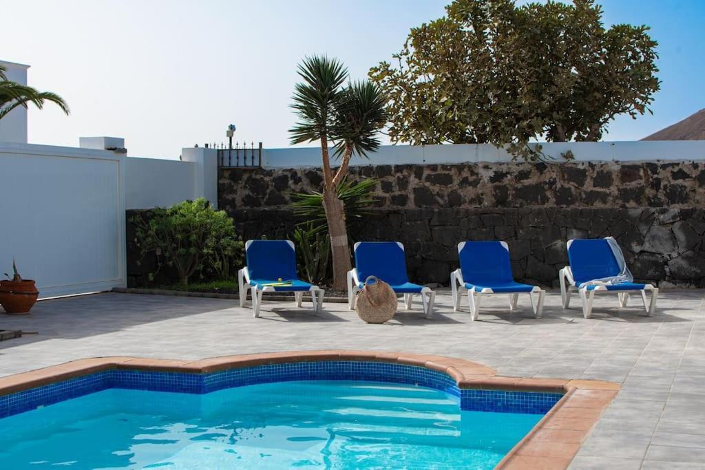 Casa Marlay Spacious, Heated Pool, Bbq & Fast Wi-Fi Only 15 Minutes Walk To Town Playa Blanca  Bagian luar foto