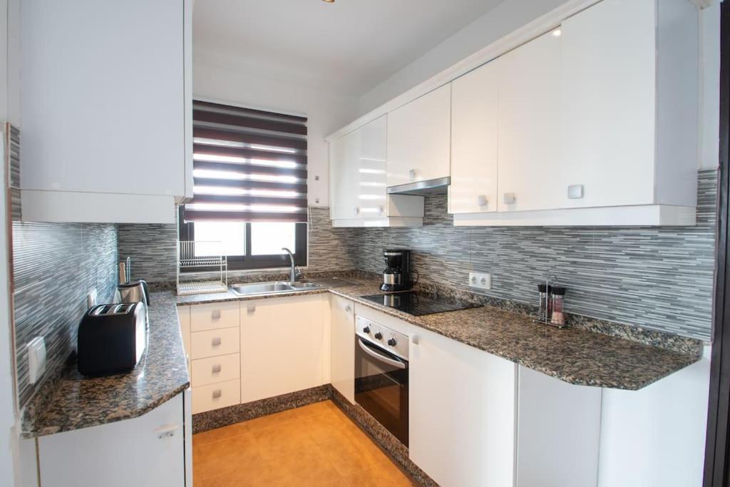 Casa Marlay Spacious, Heated Pool, Bbq & Fast Wi-Fi Only 15 Minutes Walk To Town Playa Blanca  Bagian luar foto