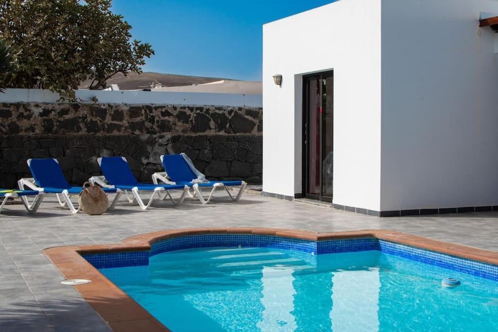 Casa Marlay Spacious, Heated Pool, Bbq & Fast Wi-Fi Only 15 Minutes Walk To Town Playa Blanca  Bagian luar foto